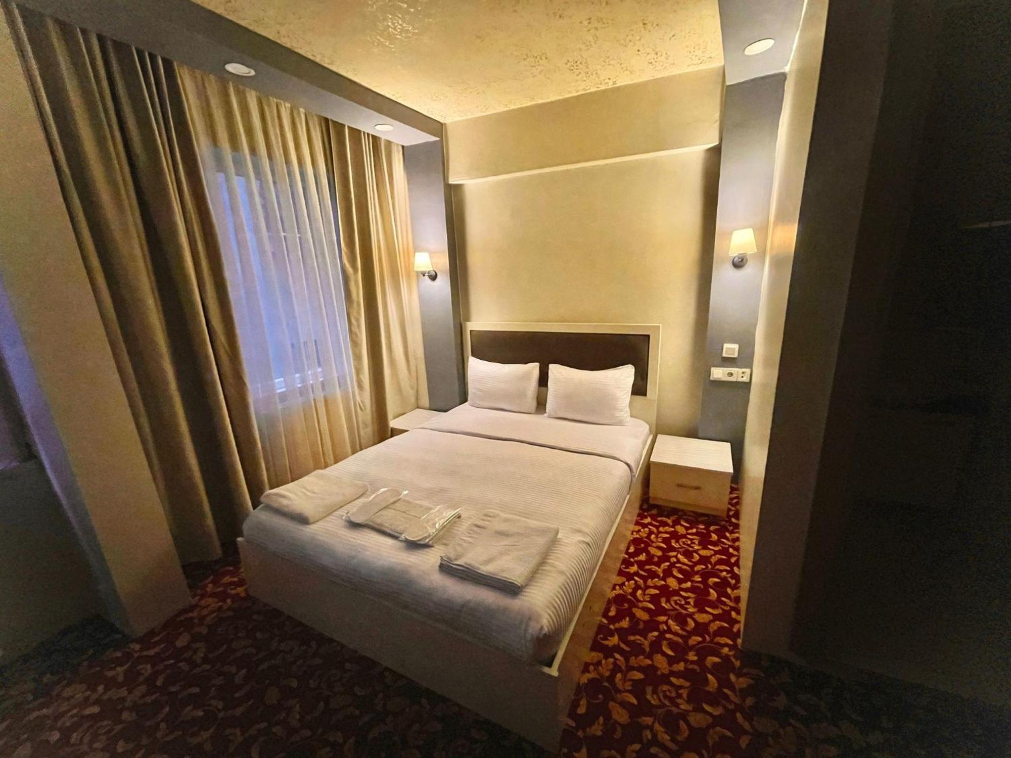 Ufuk Hotel Istanbul Bagian luar foto