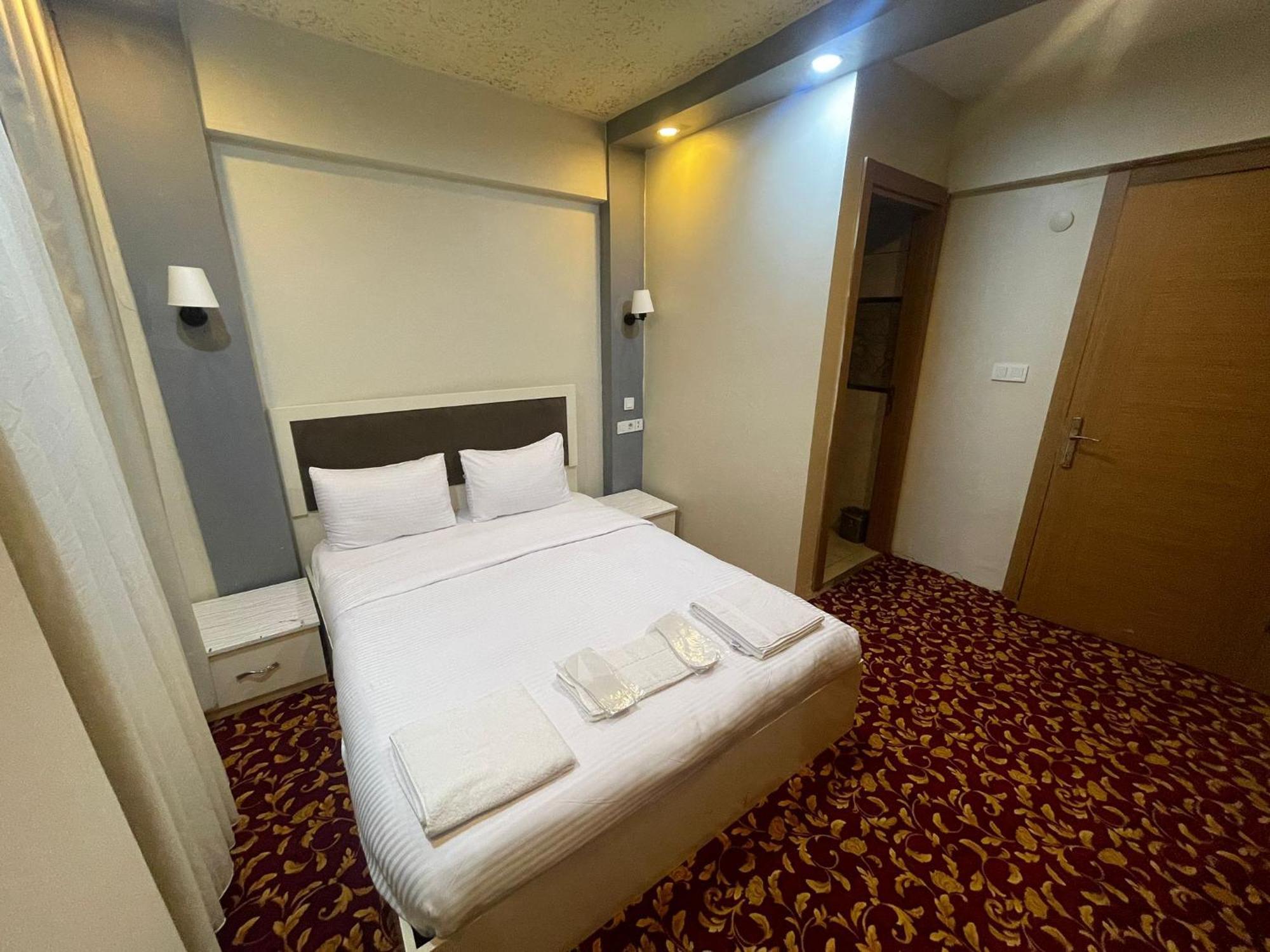 Ufuk Hotel Istanbul Bagian luar foto