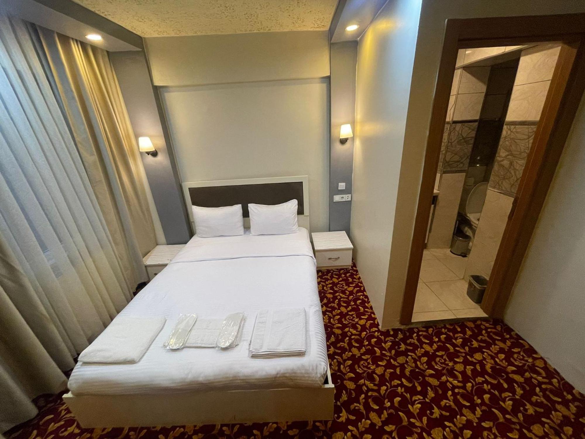Ufuk Hotel Istanbul Bagian luar foto