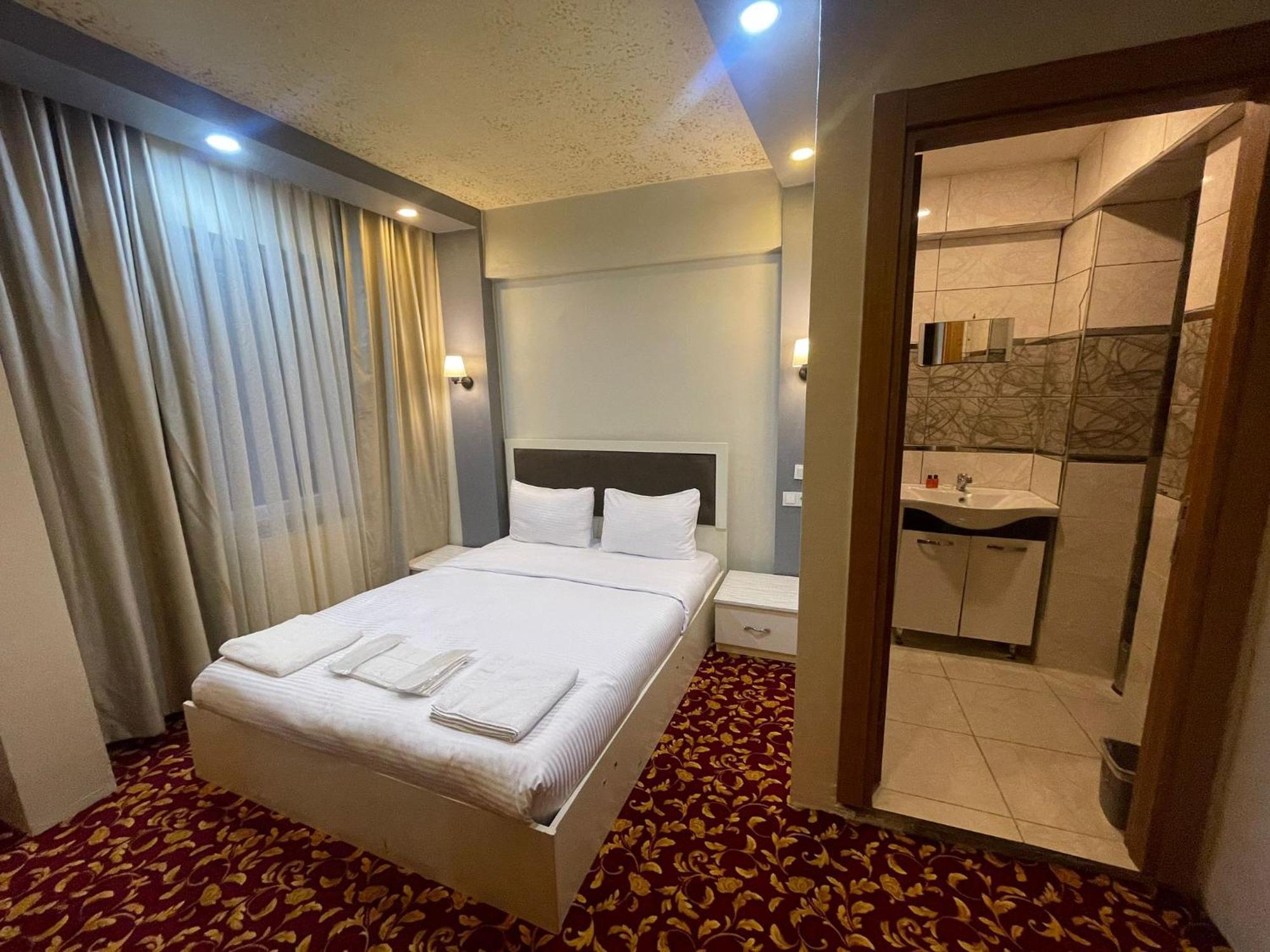 Ufuk Hotel Istanbul Bagian luar foto